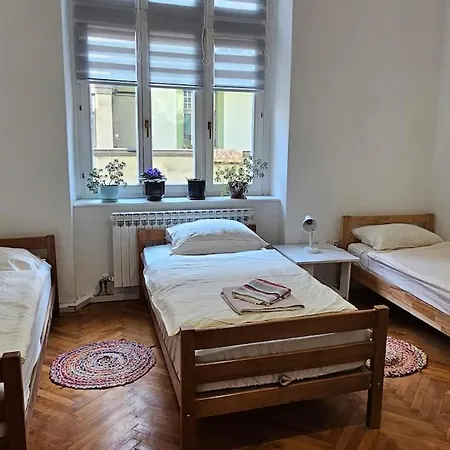 Apartment 3 In Centre
