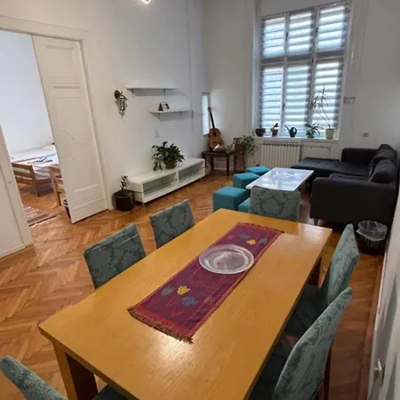 3 In Centre Apartment