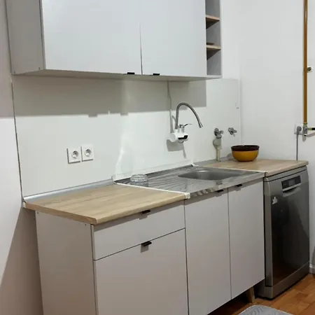 Apartment 3 In Centre