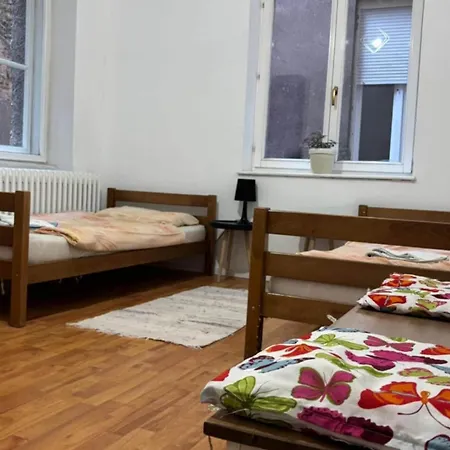 3 In Centre Apartment *